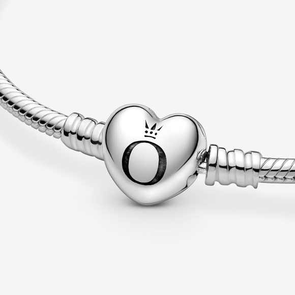 Authentic Pandora Moments Heart Clasp Bracelet - Picture 4 of 5